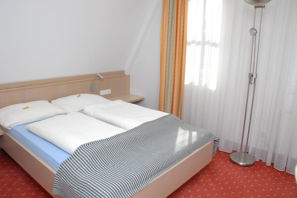 Gastehaus Andrea Bed & Breakfast Stuttgart Bilik gambar